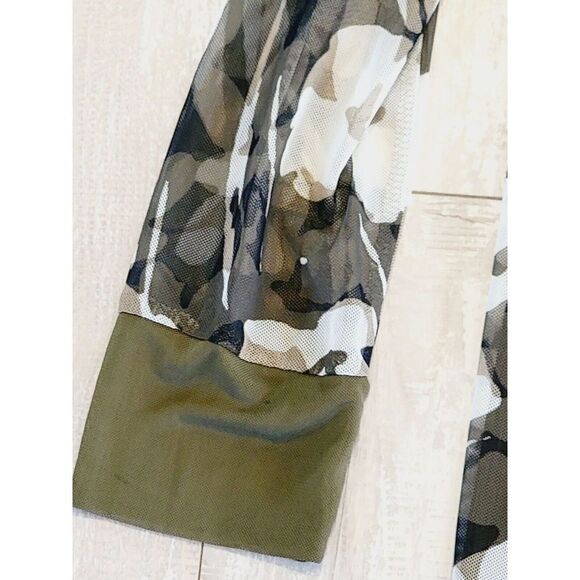 Chico's 1 Camouflage Jacket Mesh Lightweight Button Up Cover Up Medium - Picture 4 of 7